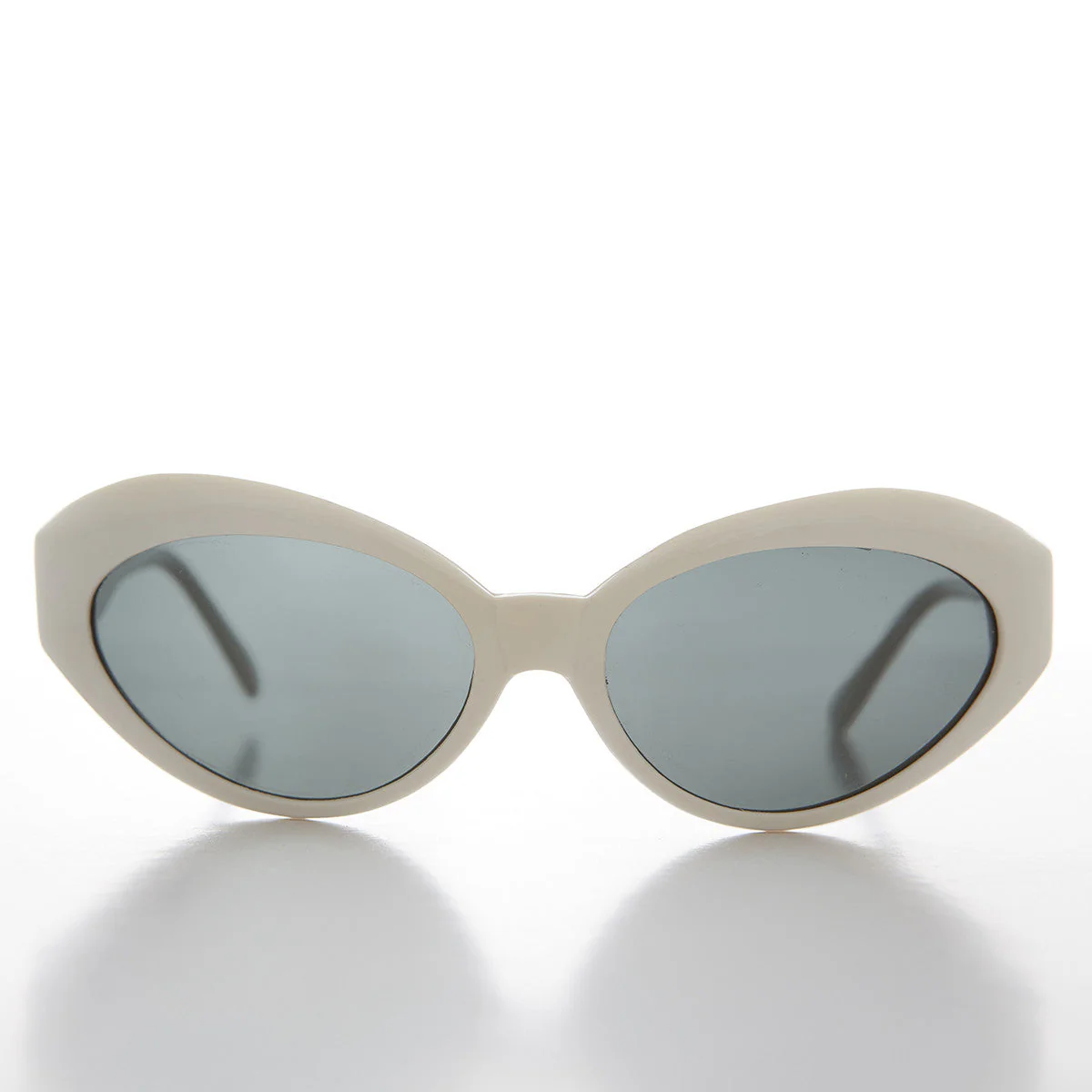 90s Curved Cat Eye Sunglass Retro with Glass Lens - Flo - Image 3