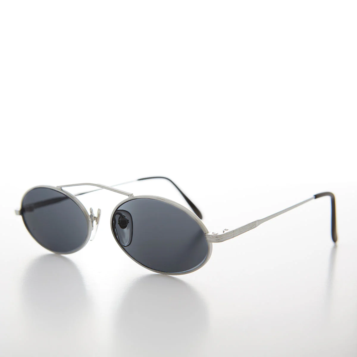 90s Oval Metal Aviator Sunglass with Floating Cross Bar - Avery - Image 4