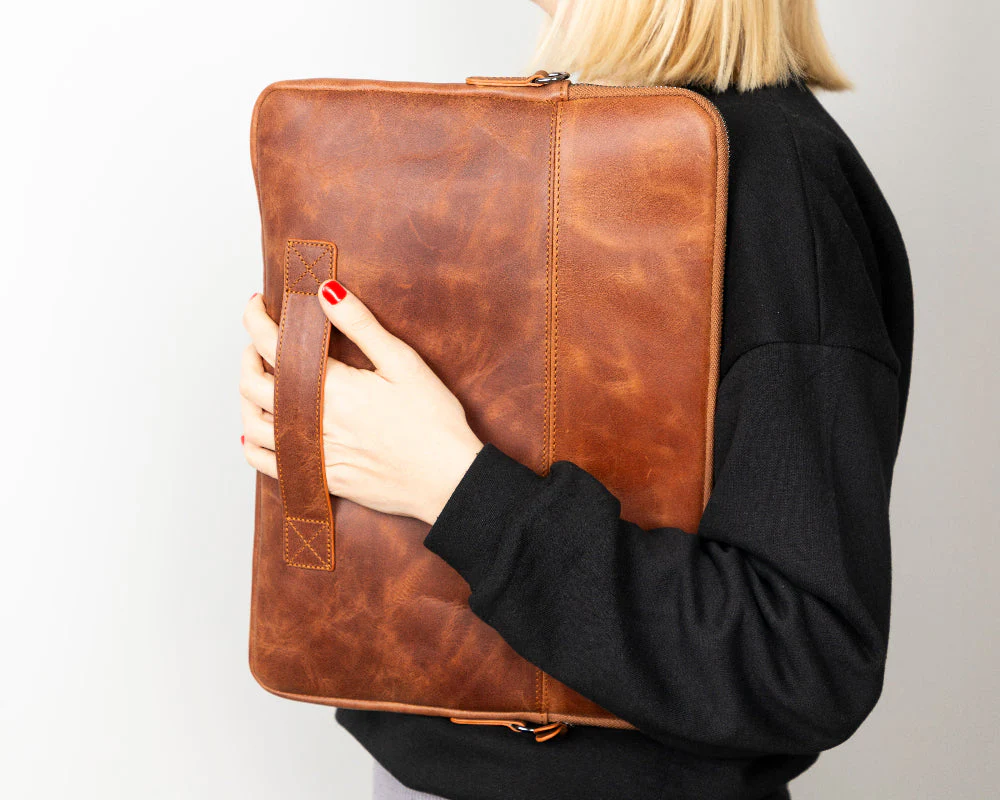 Awe Slim Leather Laptop / Tablet Bag - Image 10