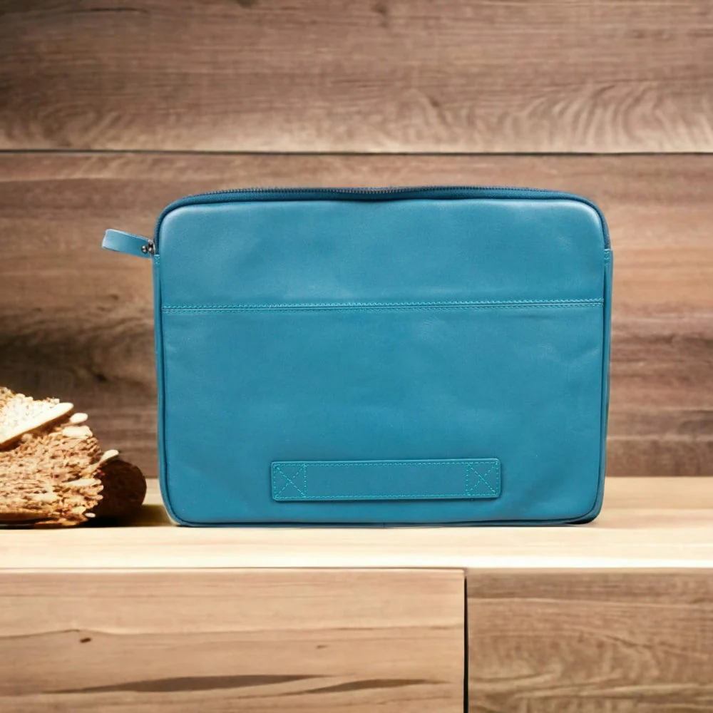 Awe Slim Leather Laptop / Tablet Bag - Image 12