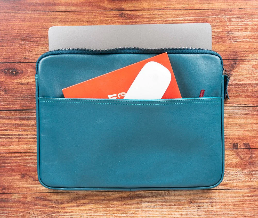 Awe Slim Leather Laptop / Tablet Bag - Image 15