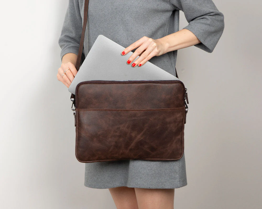 Awe Slim Leather Laptop / Tablet Bag - Image 44