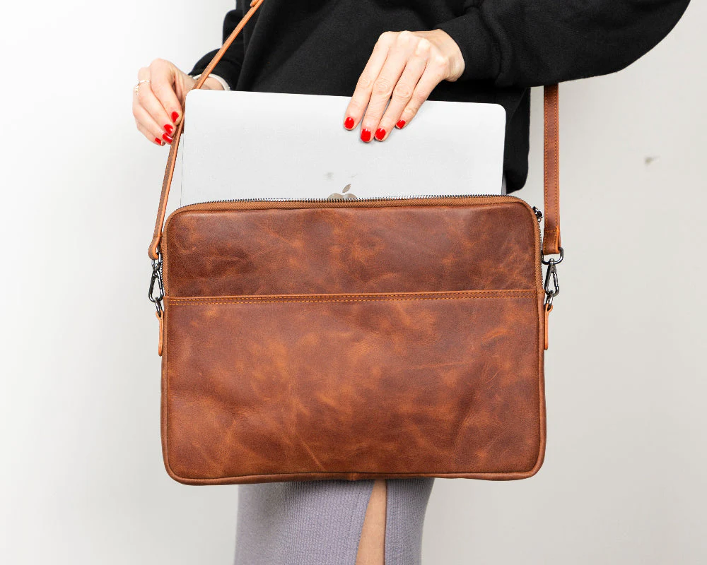 Awe Slim Leather Laptop / Tablet Bag - Image 7