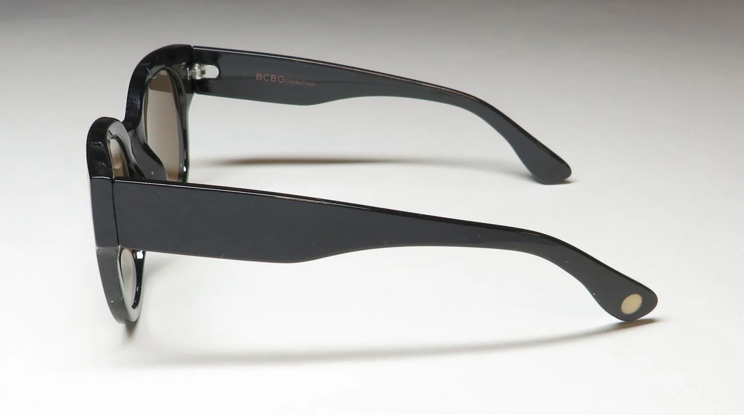 BCBG Bcbgeneration 1033 Sunglasses - Image 4