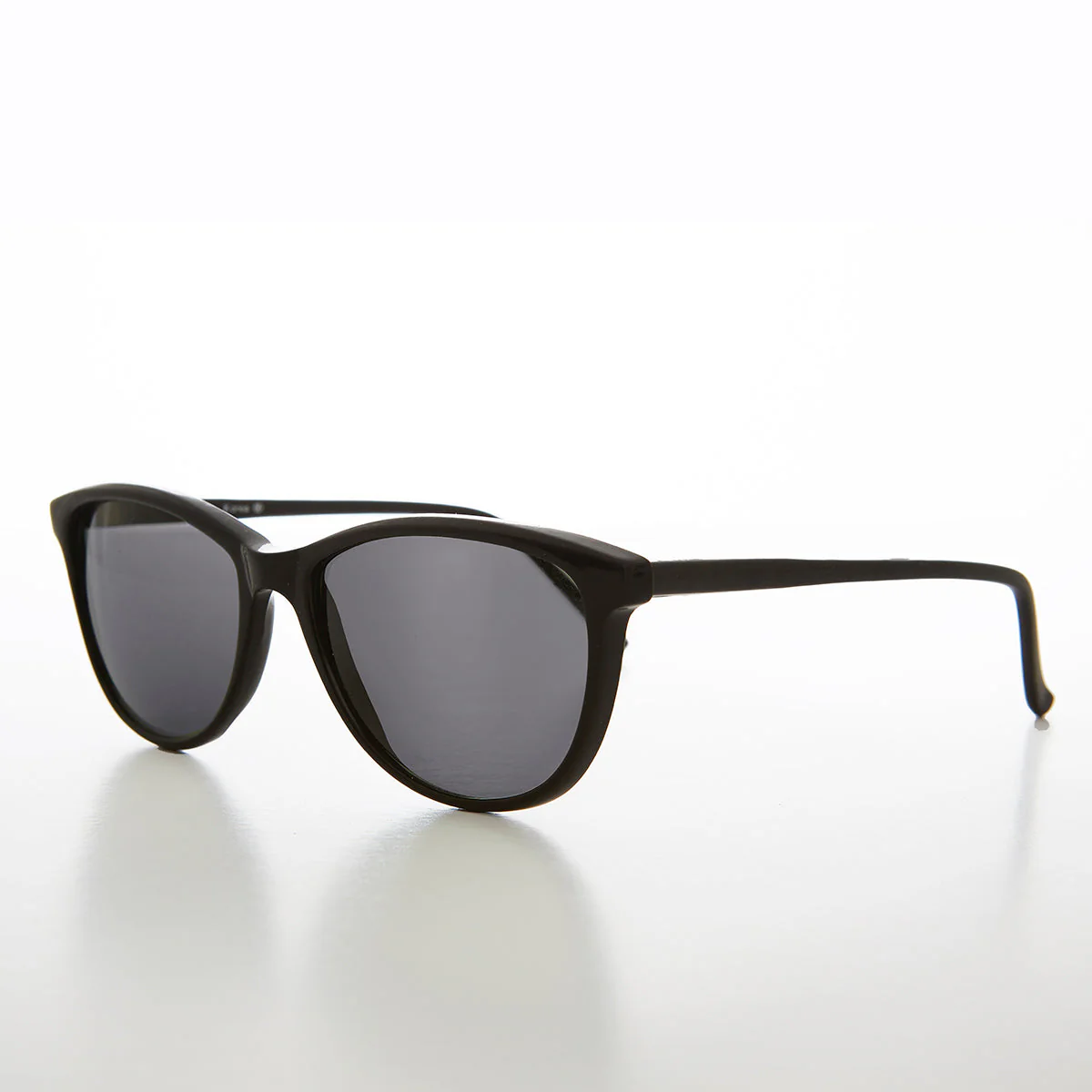 Classic Rounded Square Vintage Sunglass - Peppy - Image 2
