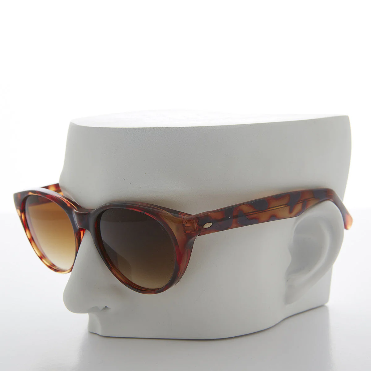 Classic Tortoiseshell Cat Eye Vintage Deadstock Sunglass - Kitty - Image 4