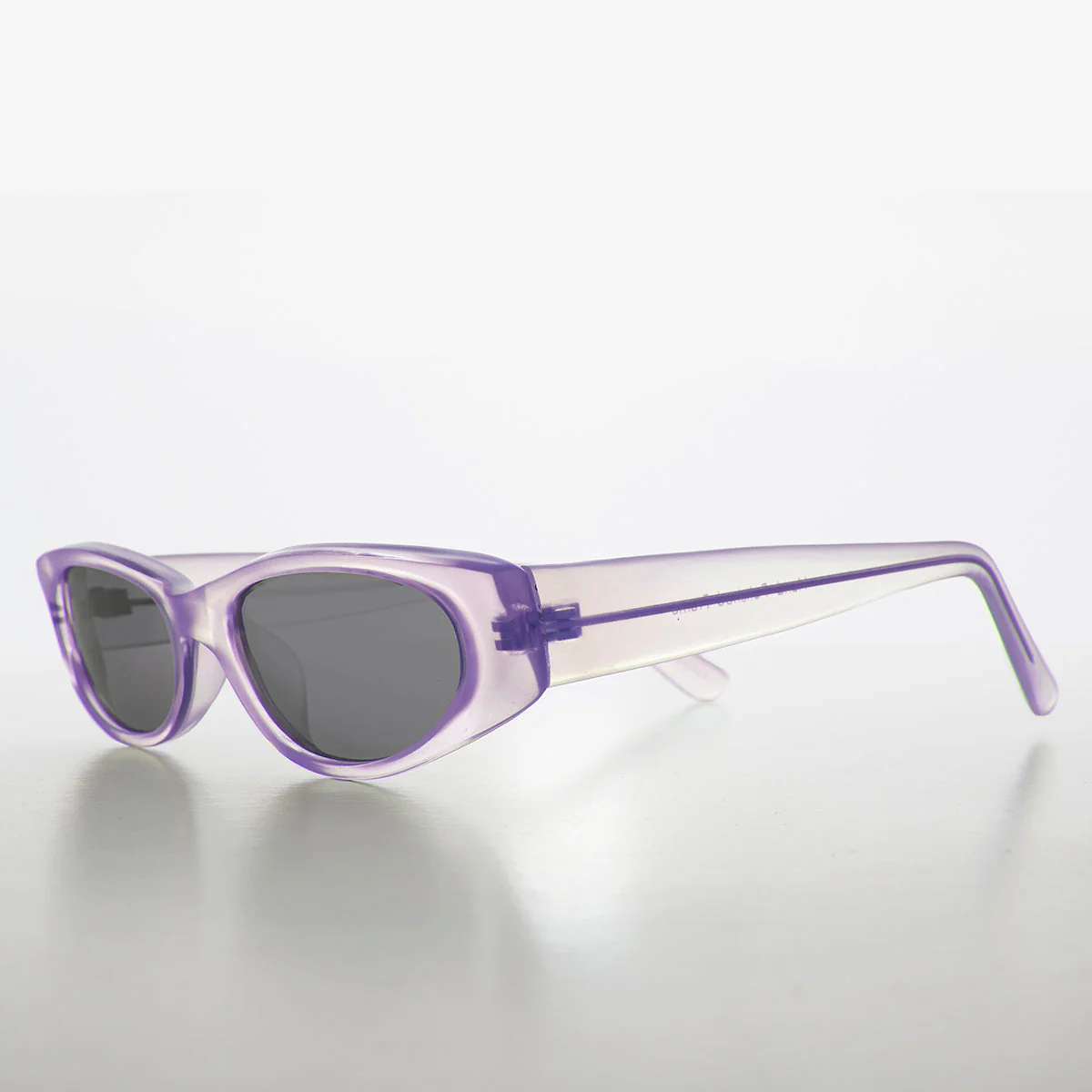 Edgy Rectangular Iridescent Vintage Sunglass - Kaile - Image 2