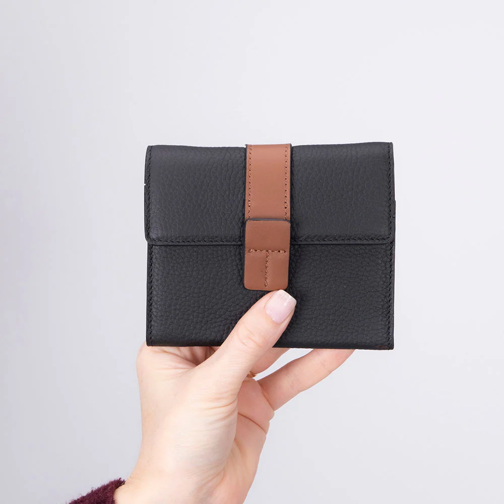 Elba Leather Women's Wallet - Image 26