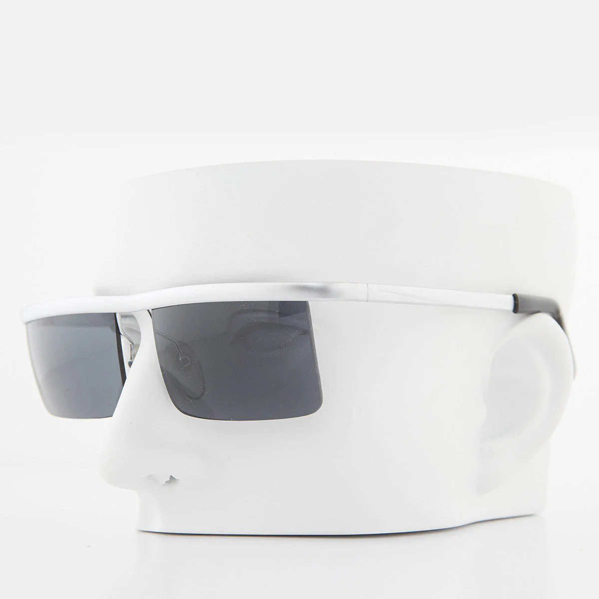 Futuristic Metal Rectangular Vintage Sunglass - Hans - Image 8