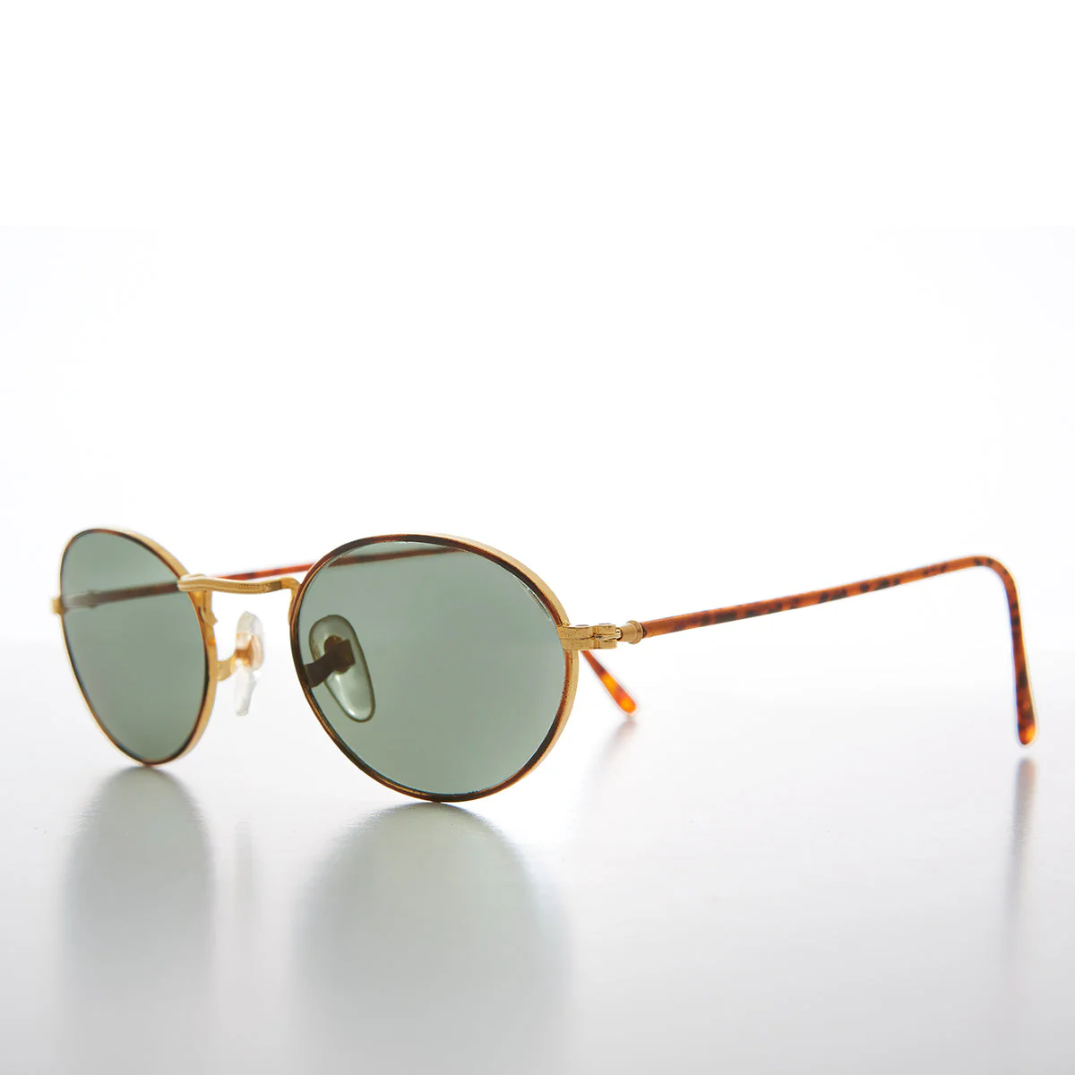 Gold and Tortoise Perfect Oval Sunglass - Havasu - Image 2