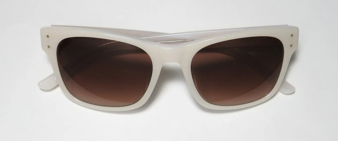 Isaac Mizrahi 30211 Sunglasses - Image 2