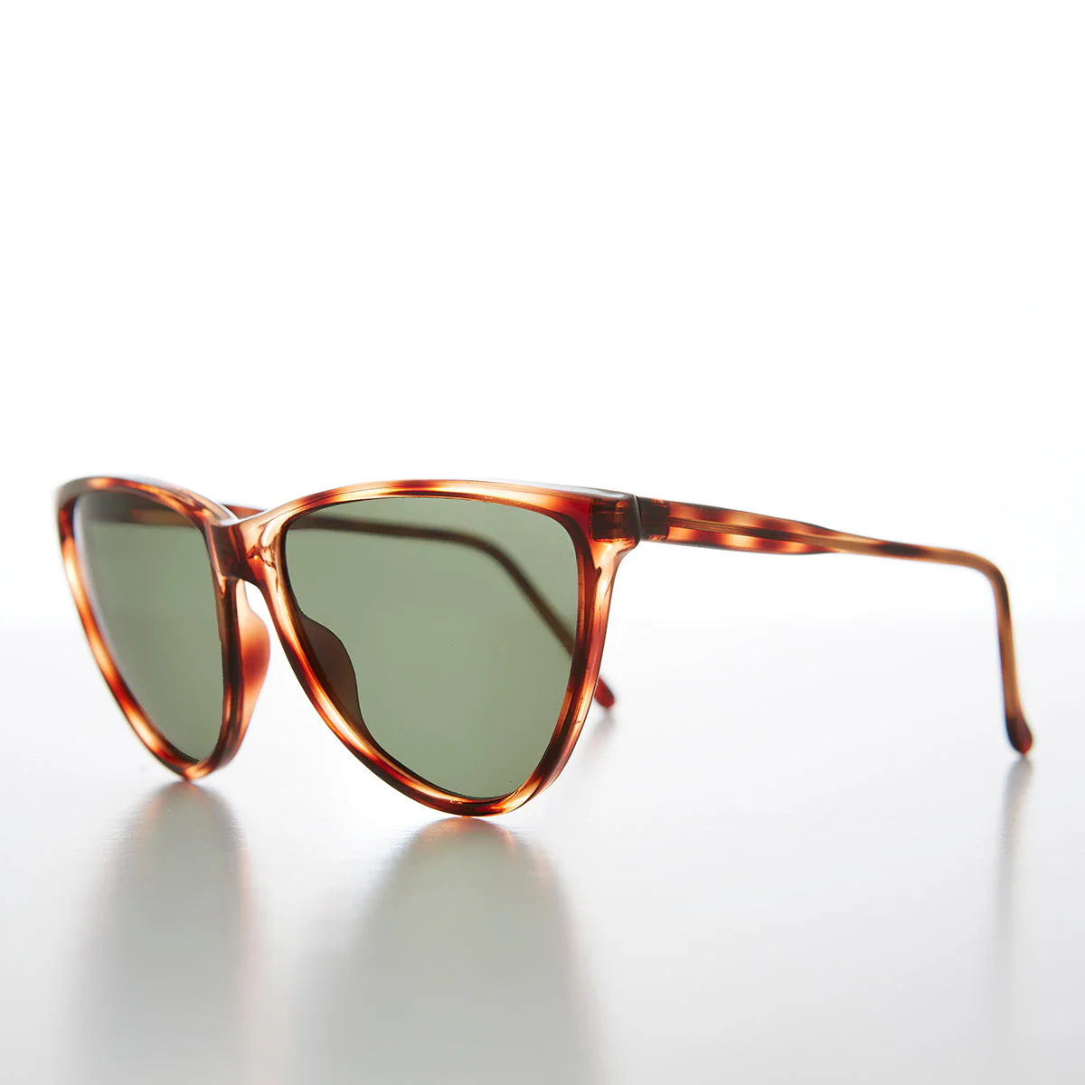 Large Unique Cat Eye Vintage Sunglass - Cecile - Image 2