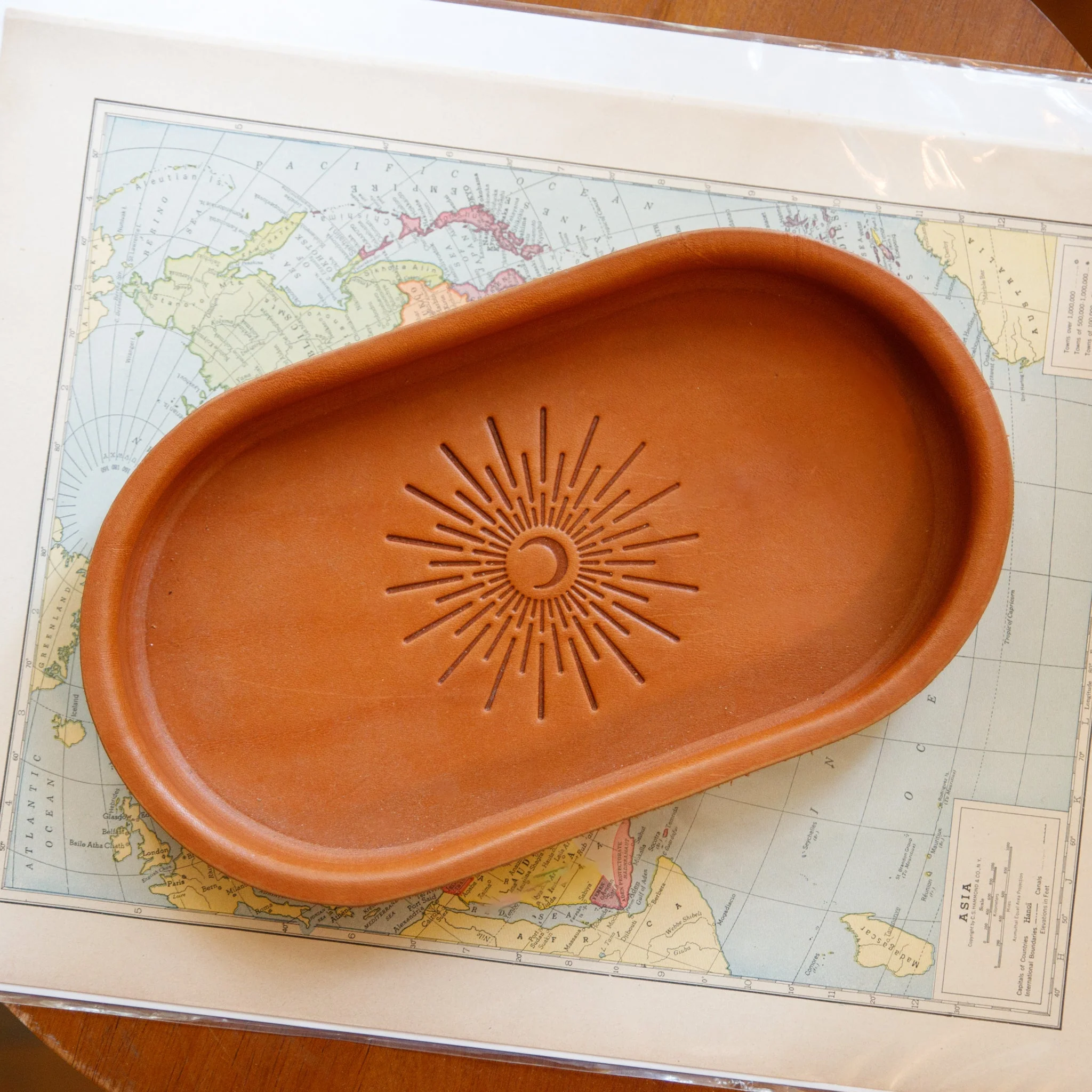 Leather Valet - Oval - Image 3
