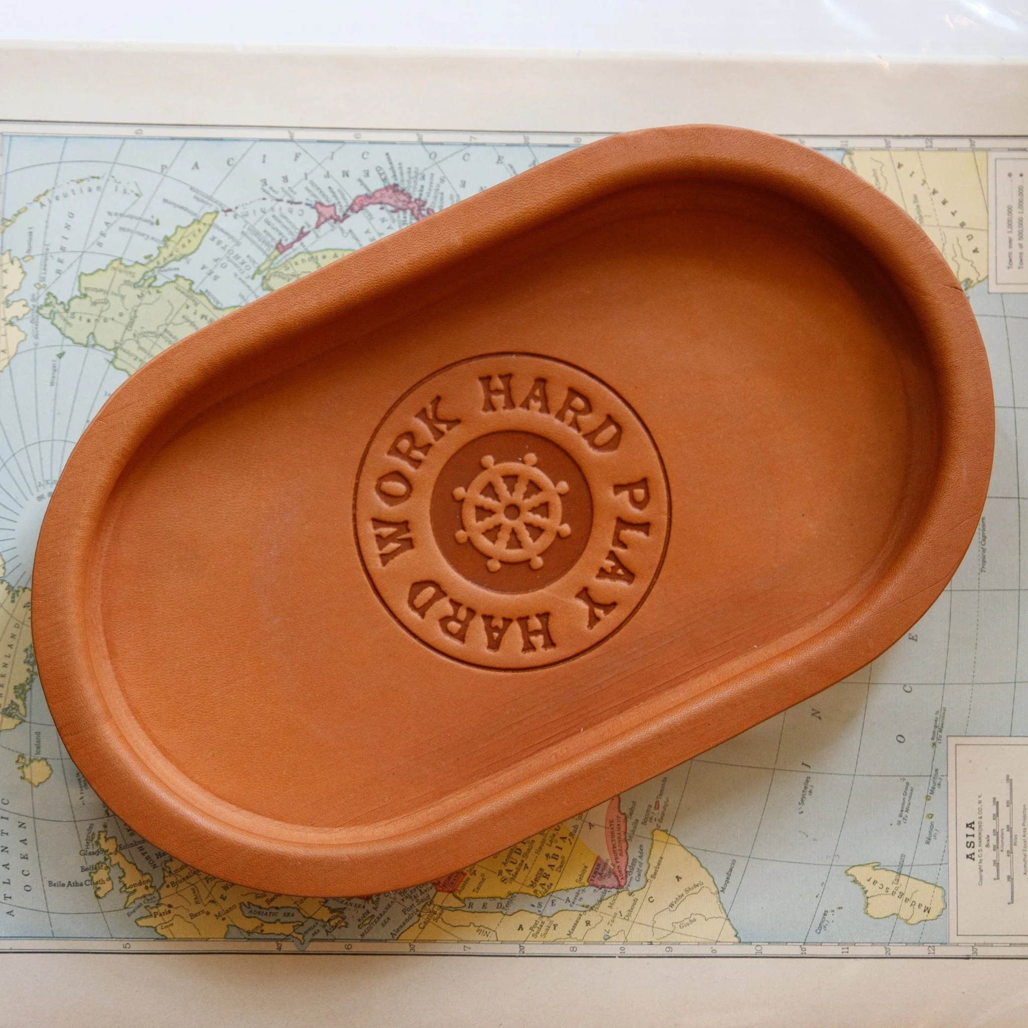 Leather Valet - Oval - Image 5