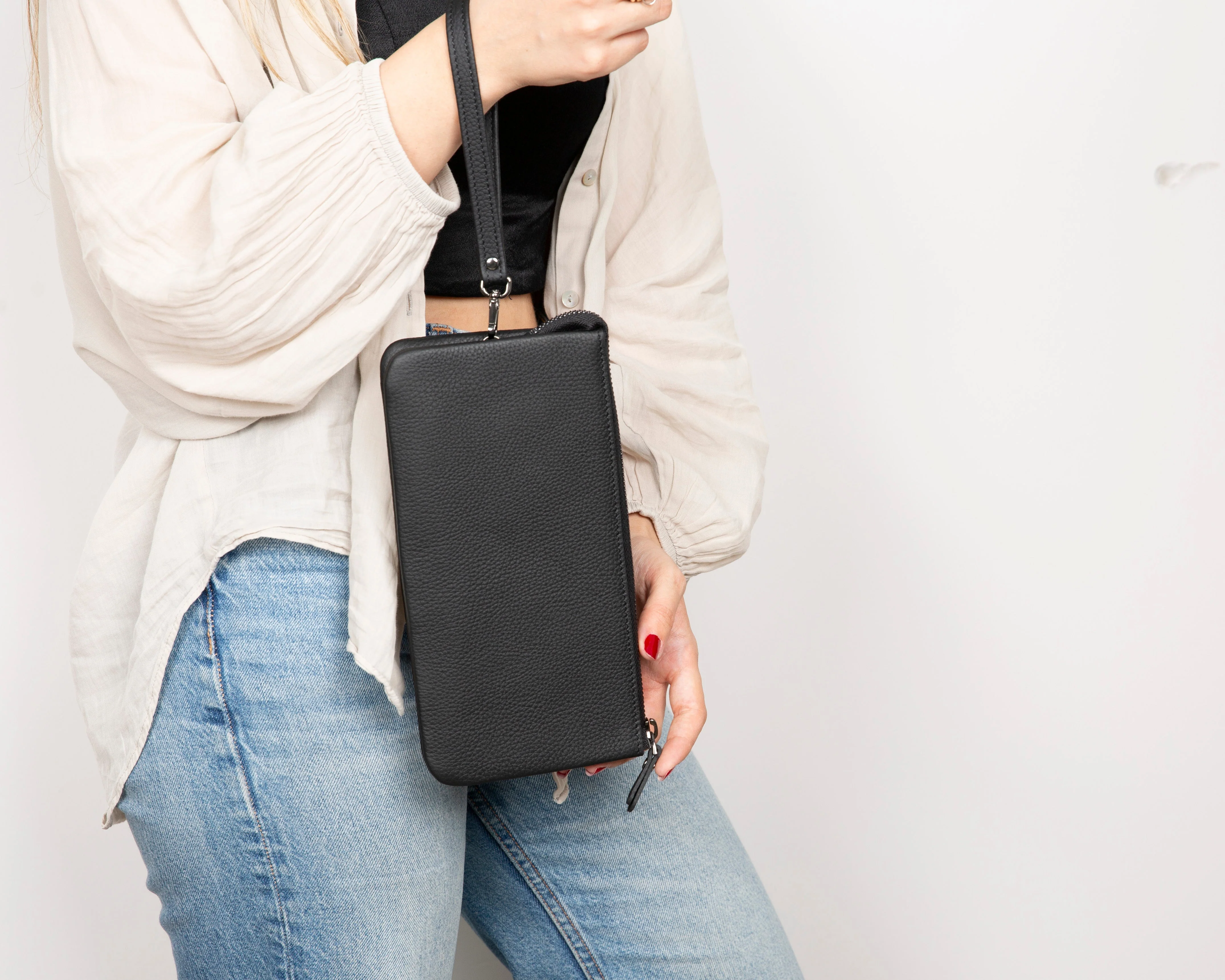 Majeste Leather Clutch Bag - Image 4