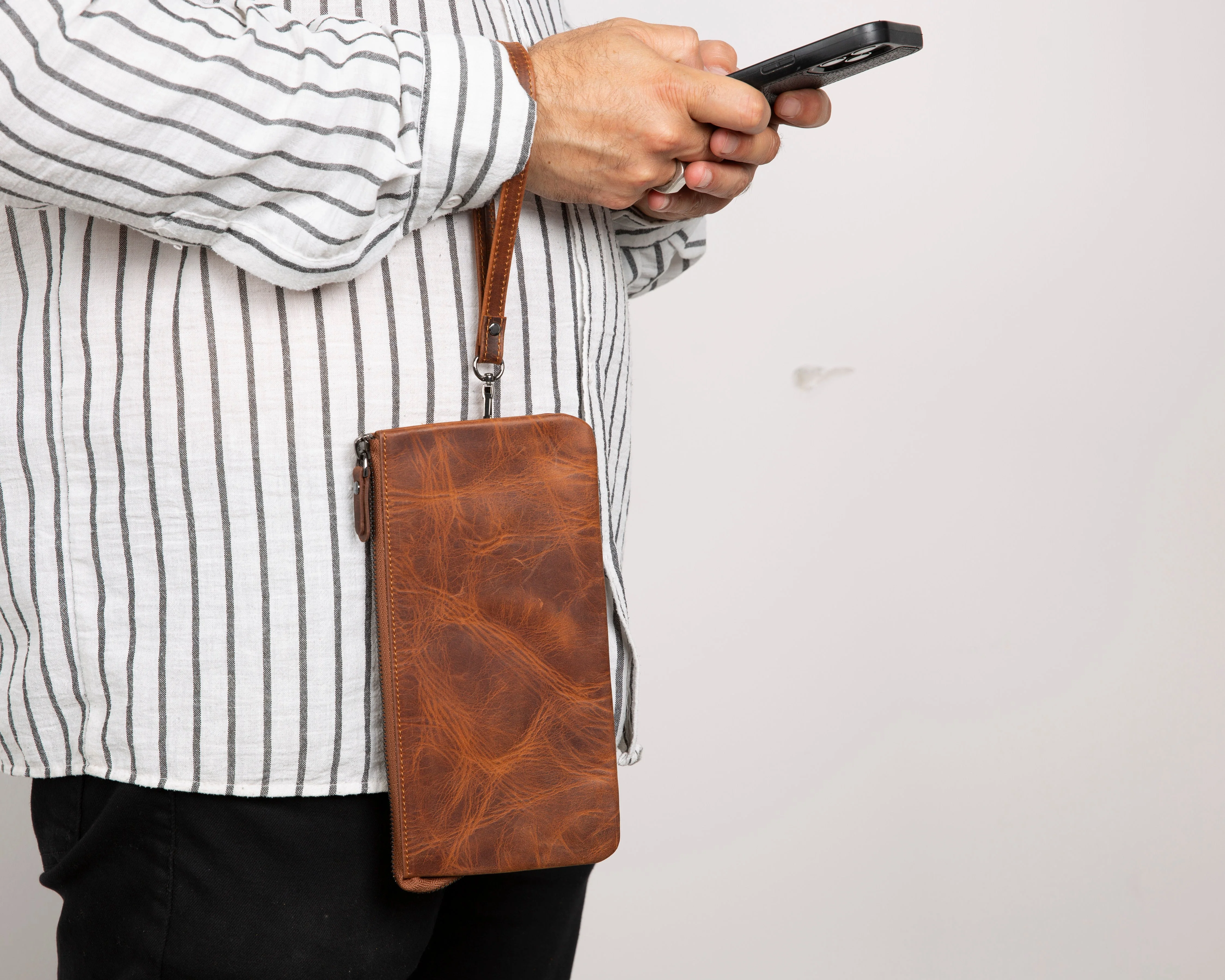 Prestige Leather Clutch Bag - Image 5