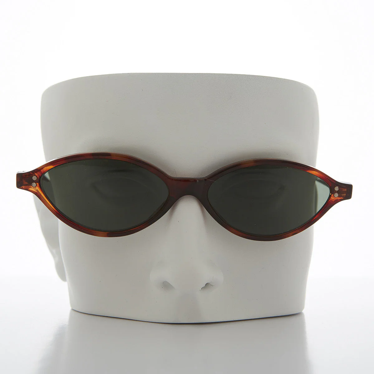 Oval Narrow Cat Eye Vintage Sunglass - Viveca - Image 5