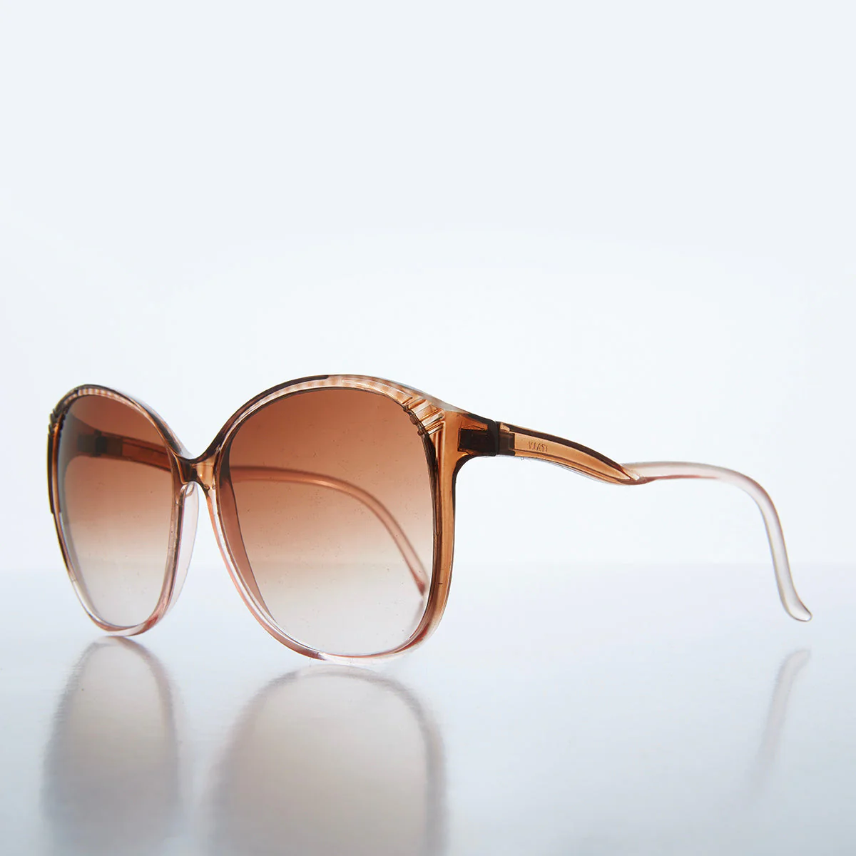 Round 80s Women's Sunglasses - Tessie - Image 2