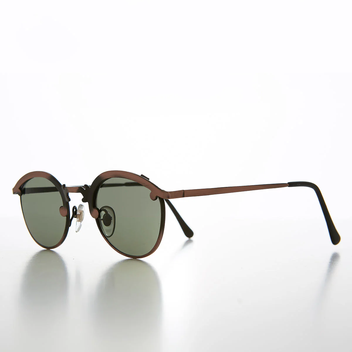 Round 90s Metal Unique Sunglass with Arrow Nose Bridge - Charmer - Image 2