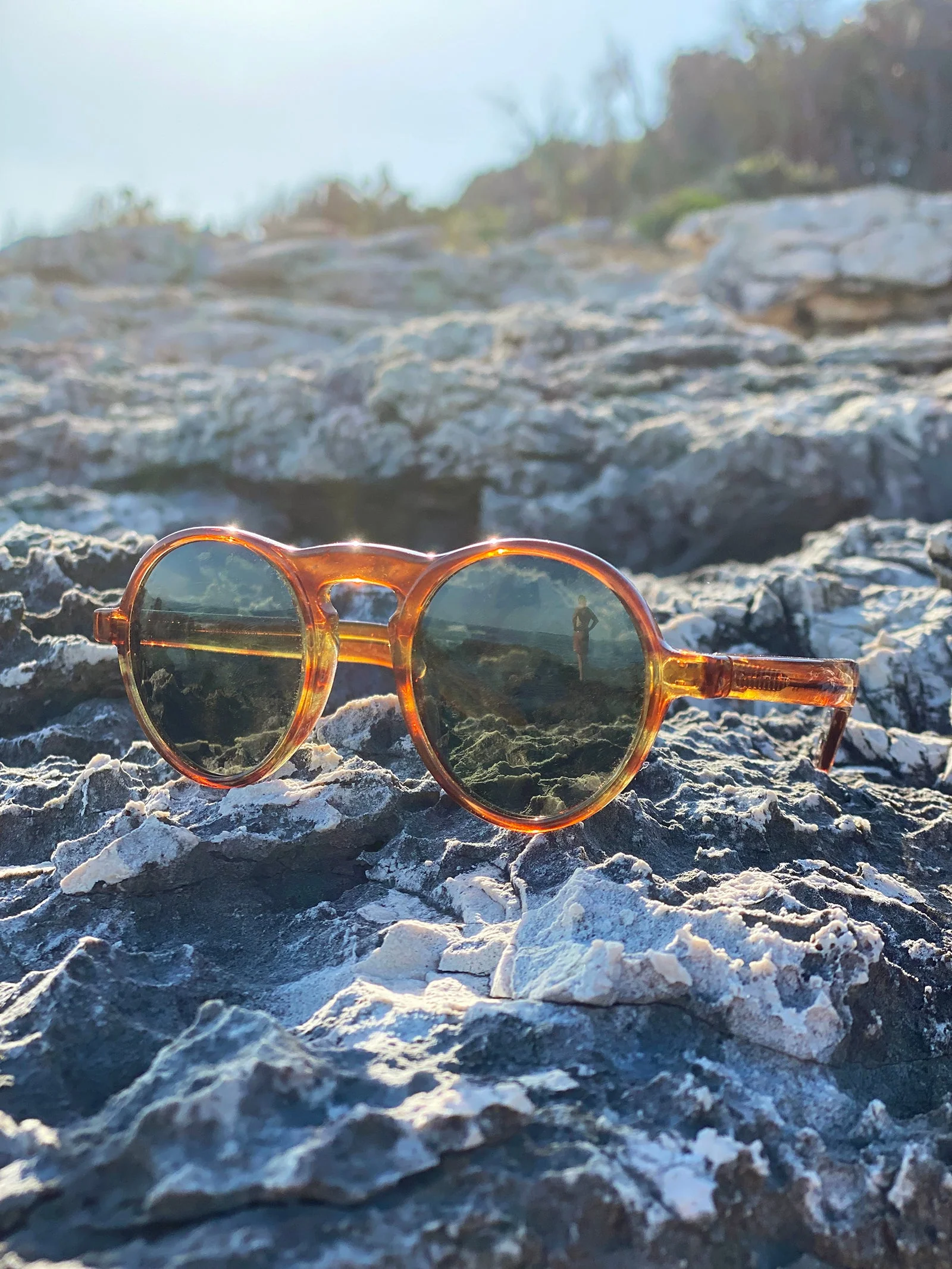 Round Retro Sunglass with Polarized Lens - Miami - Image 10