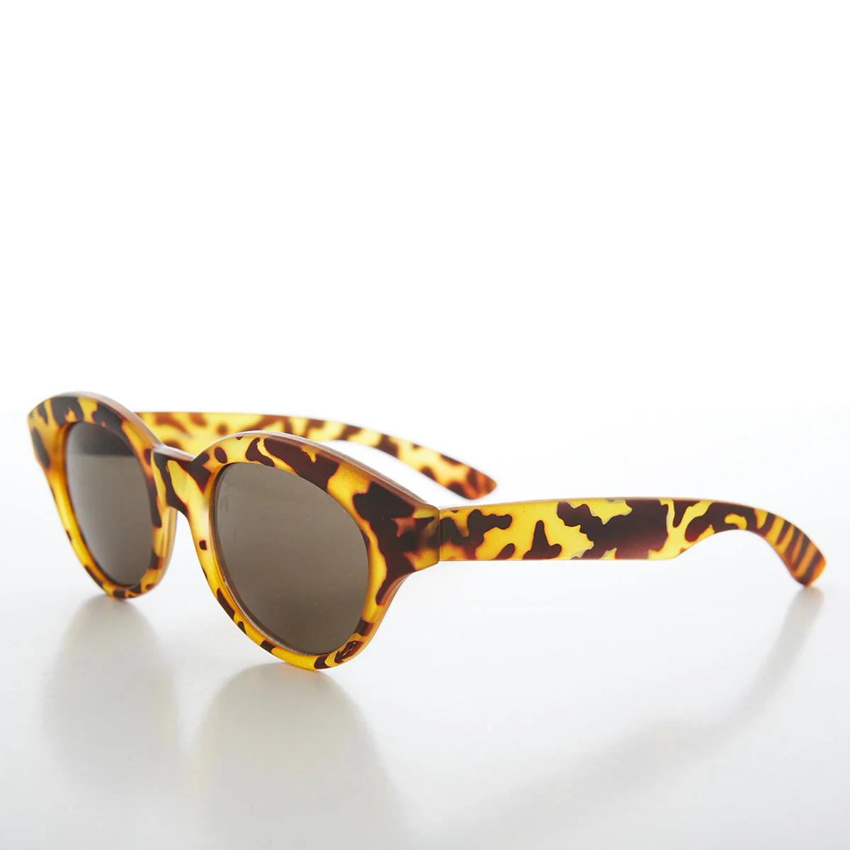 Round Retro Sunglasses - Ogden - Image 2
