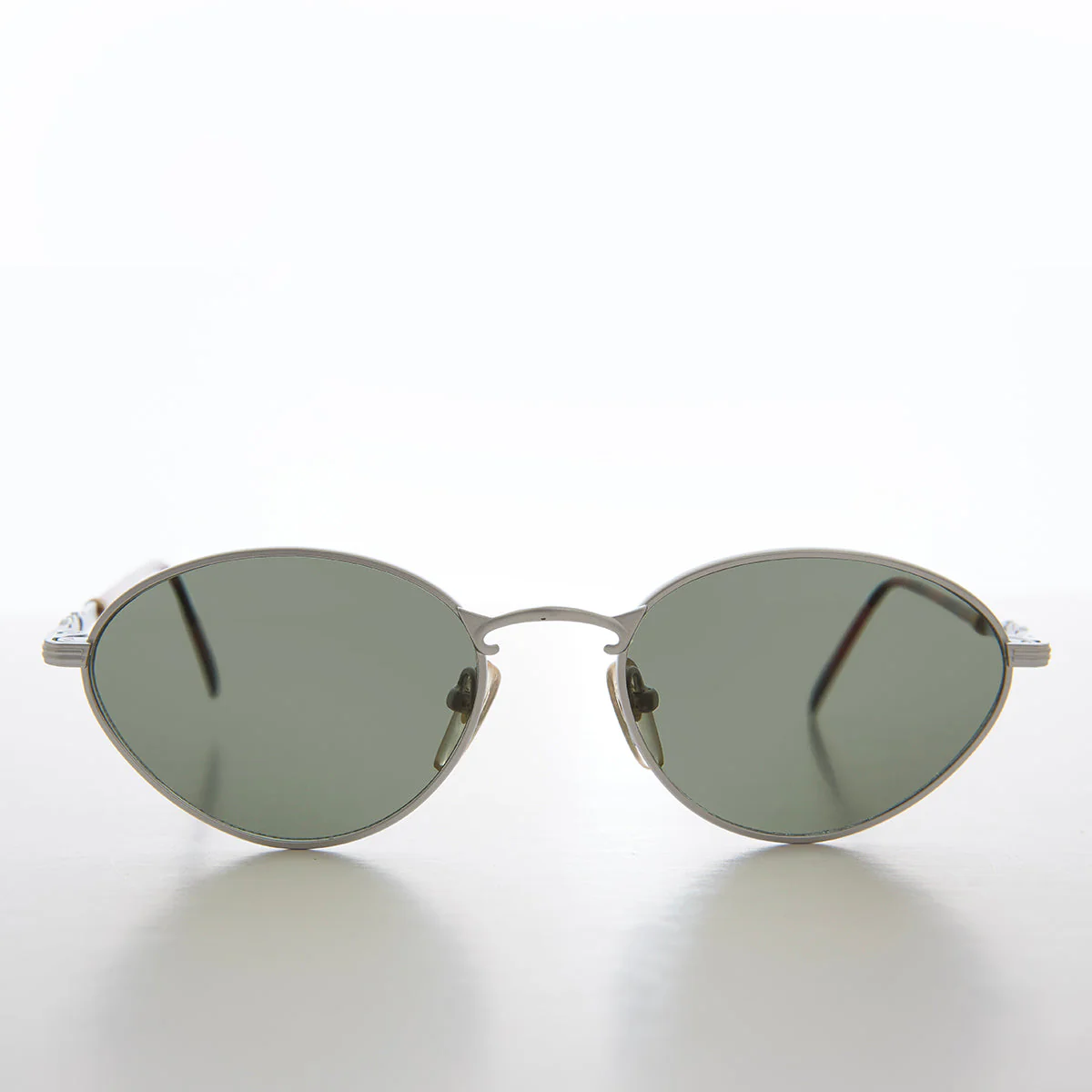Simple Oval Minimal Vintage Sunglasses - Torres - Image 3