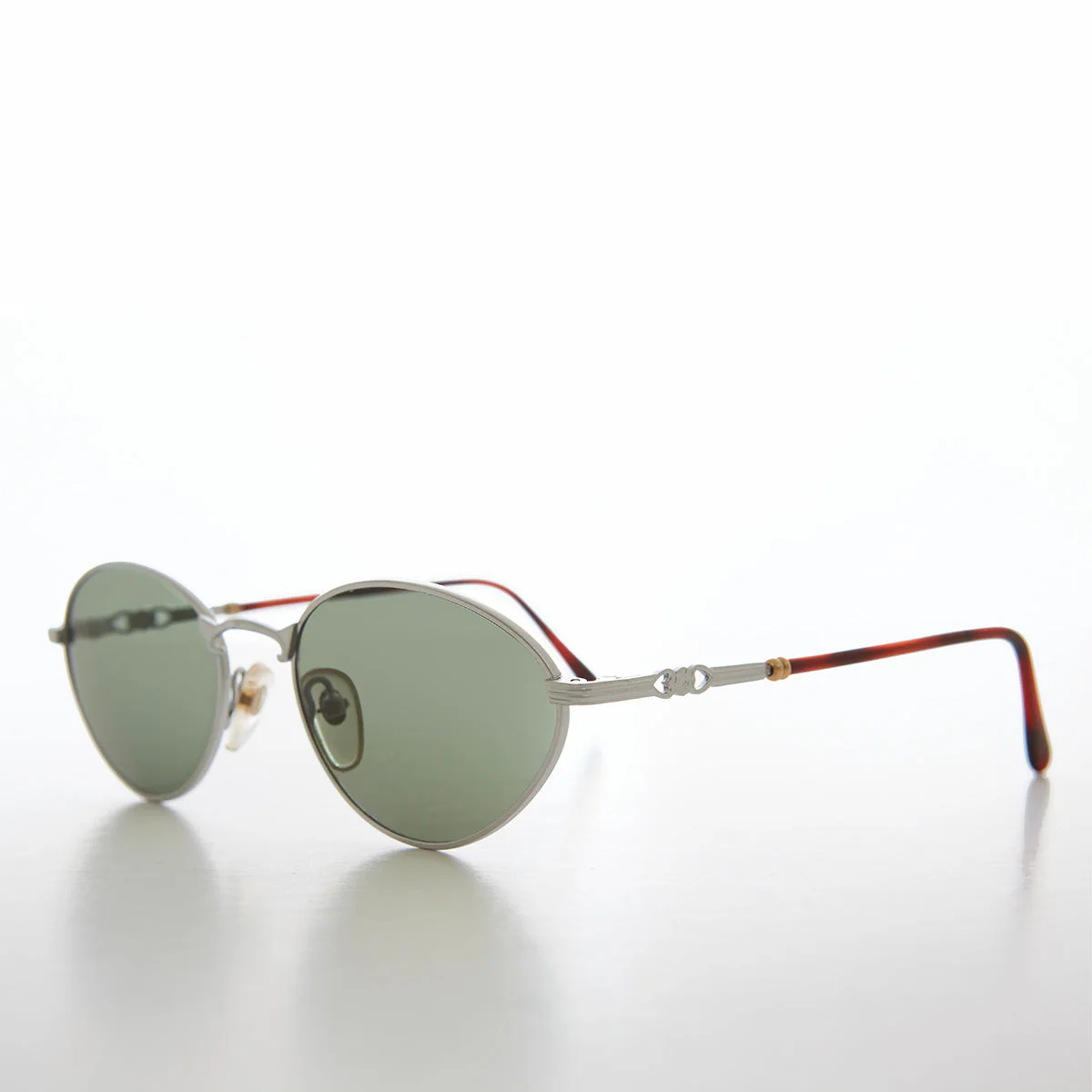 Simple Oval Minimal Vintage Sunglasses - Torres - Image 4
