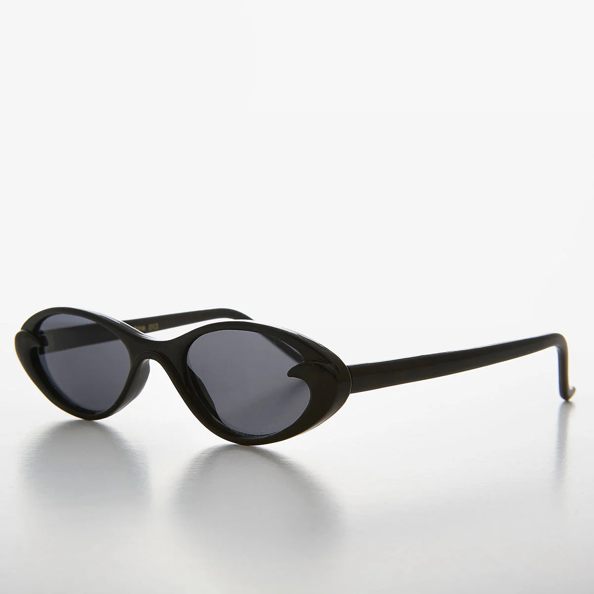 Slim Small Frame Oval Retro Cat Eye Sunglass - Selena - Image 2