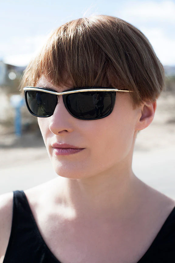 Sporty Gold Frame 90s Aviator Sunglass - Jenner - Image 6