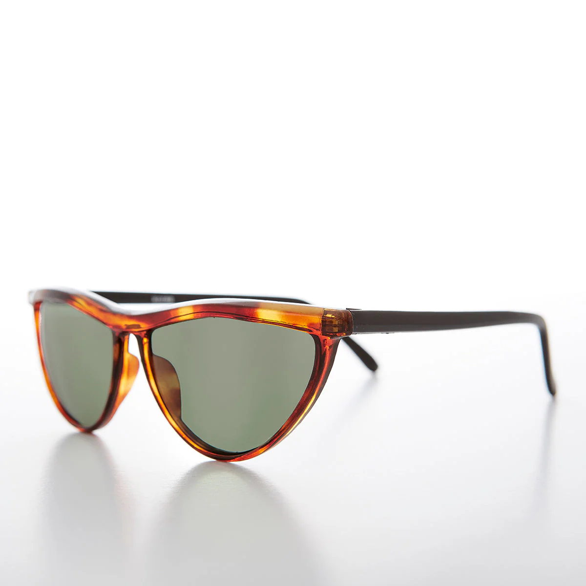 Thin Pointed Tip Vintage Cat Eye Sunglass - Tiff - Image 2