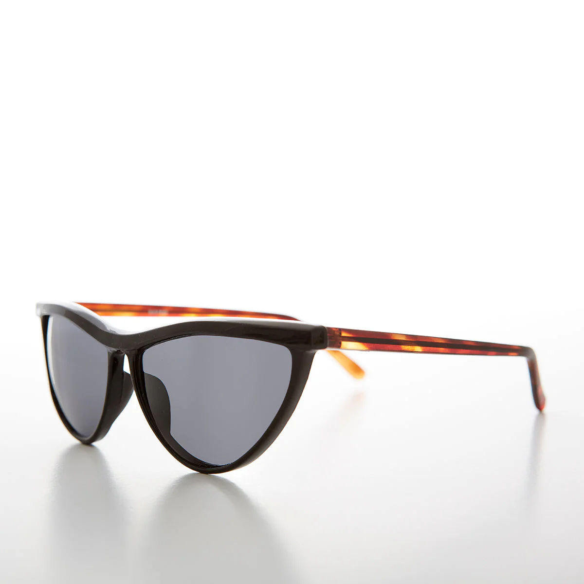 Thin Pointed Tip Vintage Cat Eye Sunglass - Tiff - Image 4
