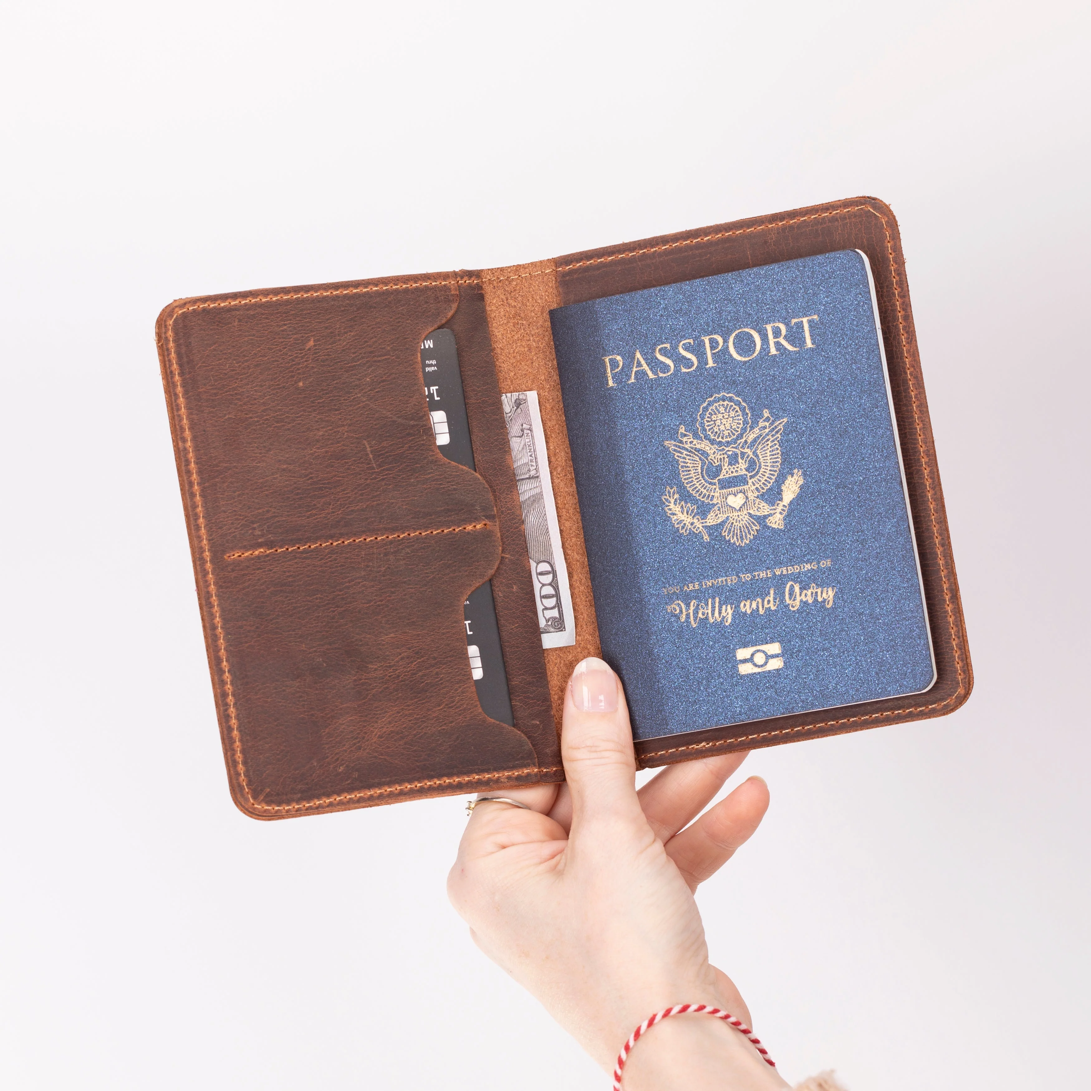 Viaggio Leather Passport Wallet - Image 2