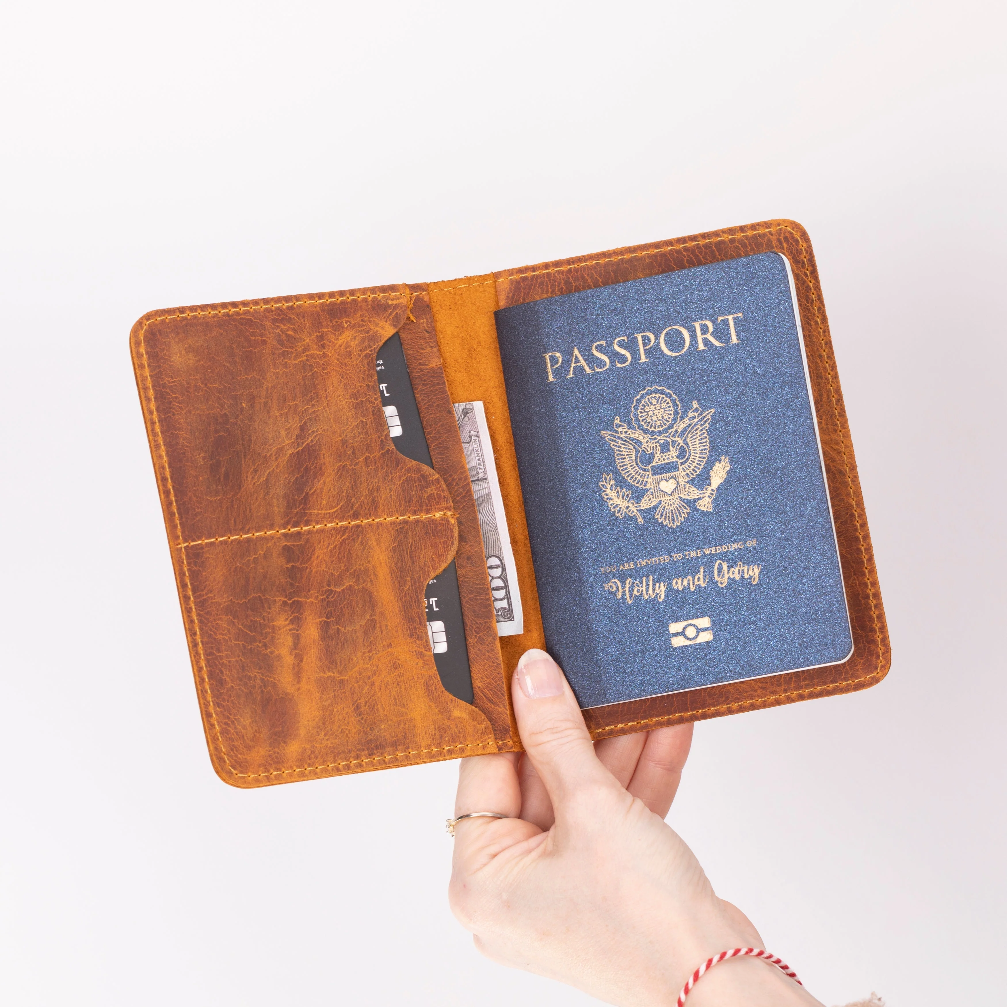 Viaggio Leather Passport Wallet - Image 34