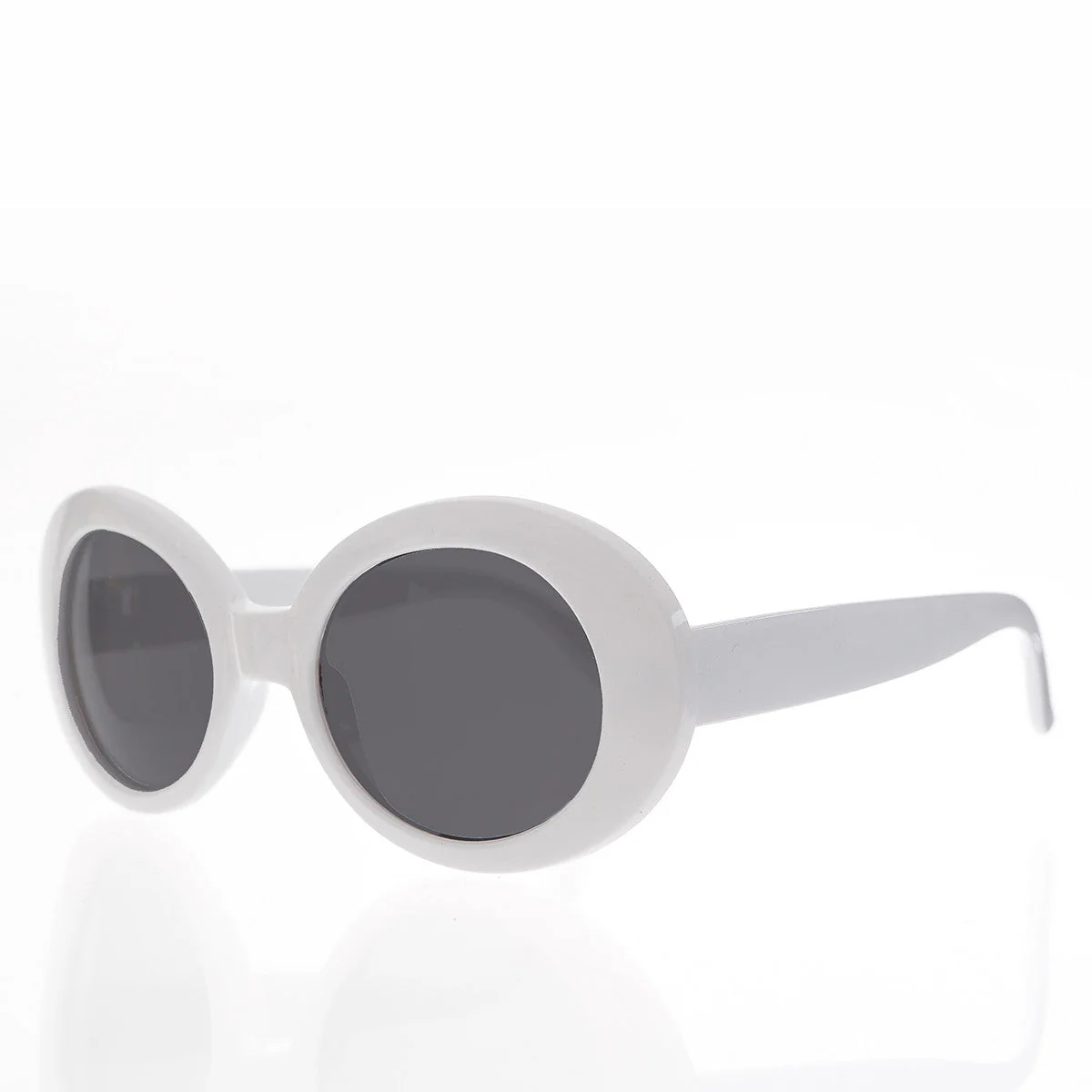 White Cat Eye Oval Clout Sunglass - Kurtis - Image 2