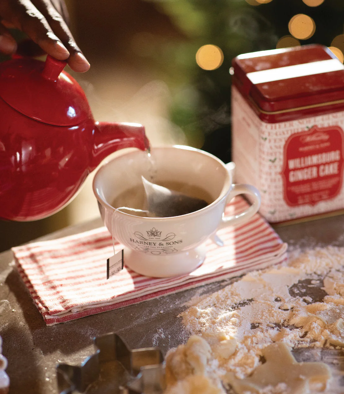 Williamsburg Ginger Cake, Tin of 20 Sachets - Image 2