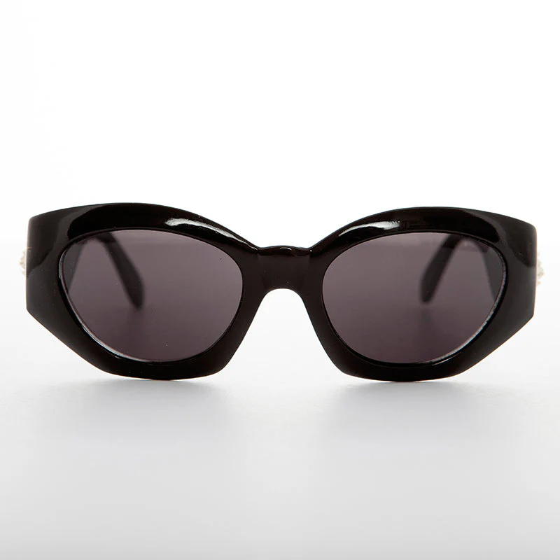 Women's Fashion Cat Eye Sunglass with Gold Emblem - Diva - Image 2
