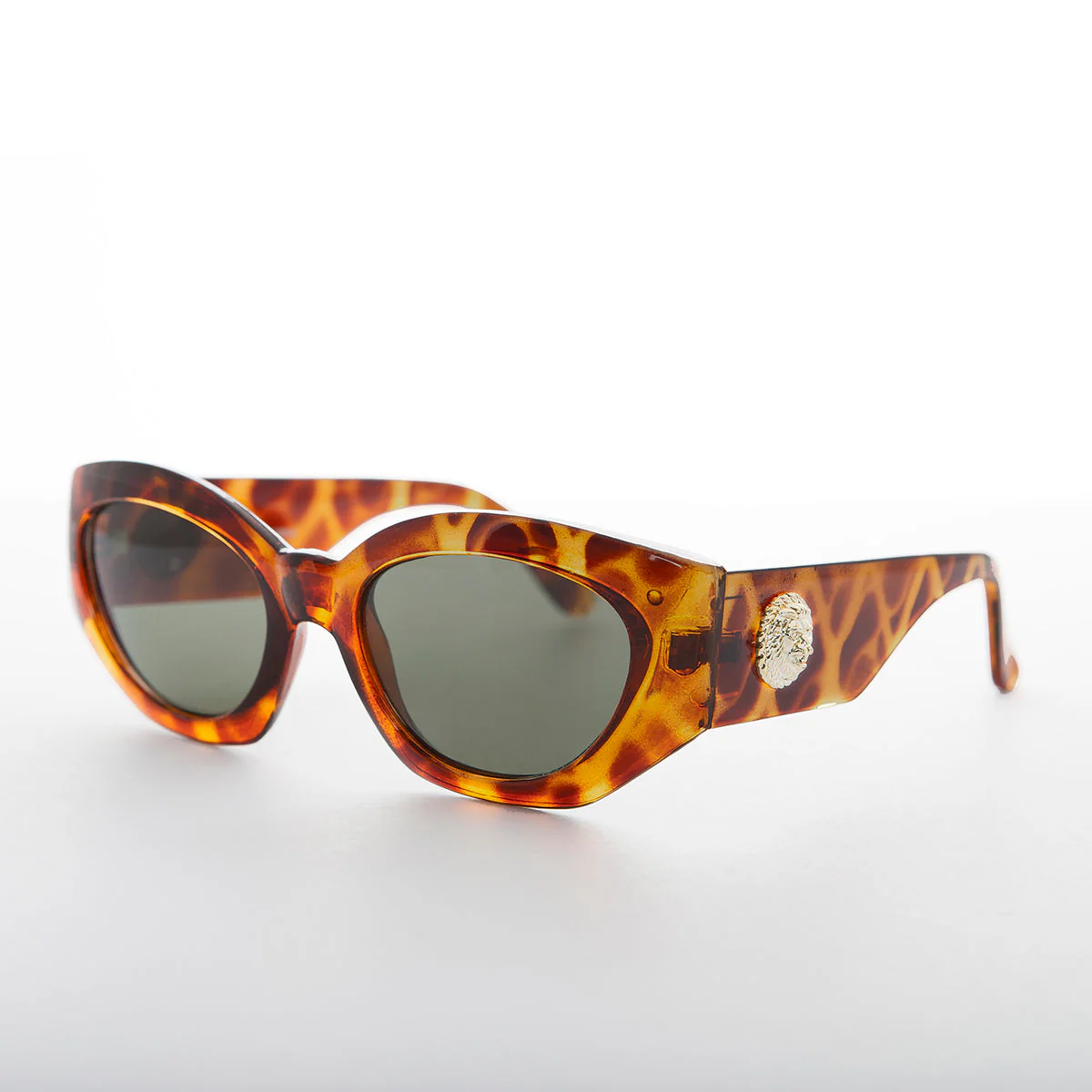 Women's Fashion Cat Eye Sunglass with Gold Emblem - Diva - Image 3